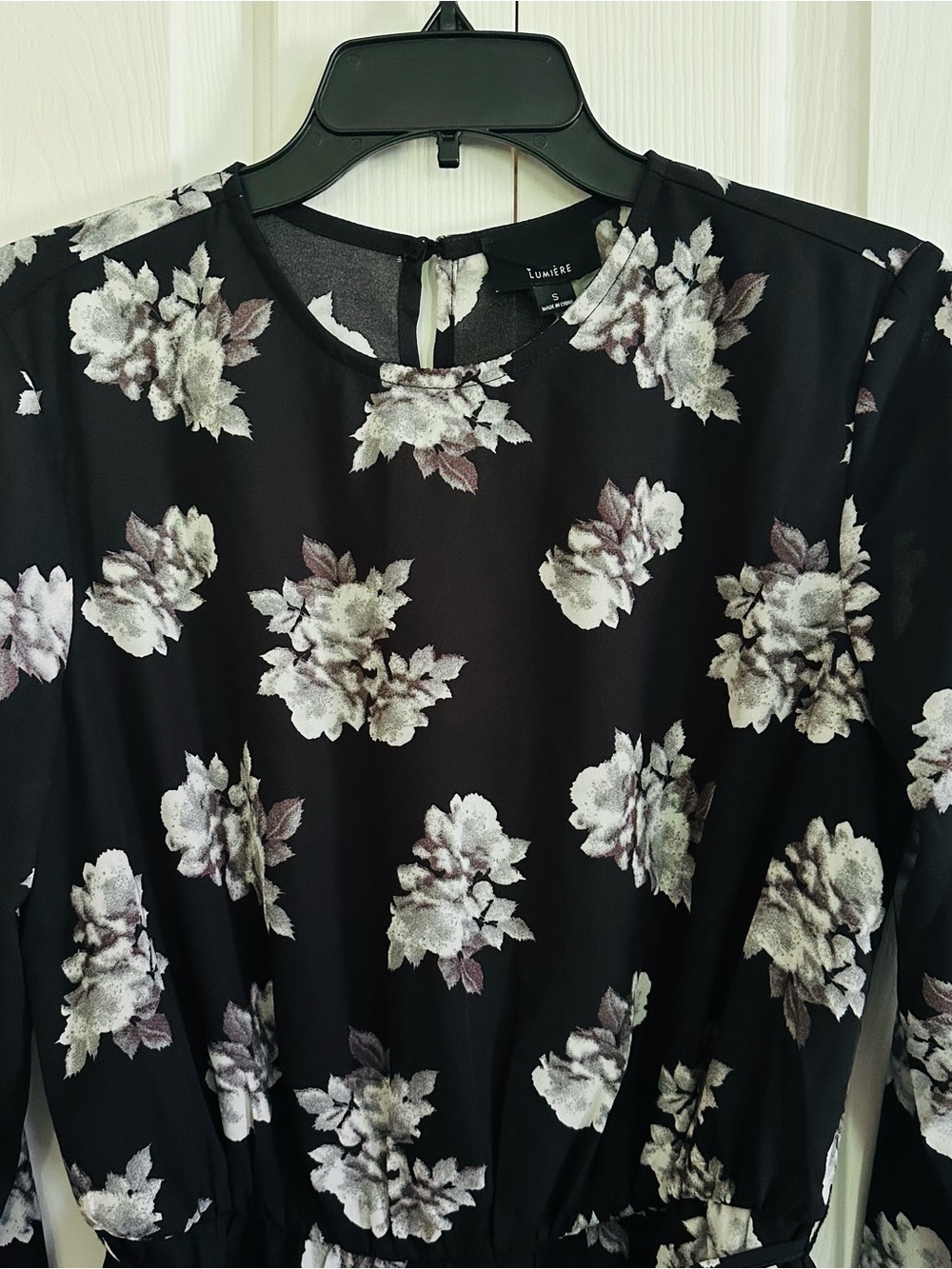 Lumiere Dress Black Gray Floral Tie-Detail Ruffled Long Sleeve Dress Small NEW - Picture 4 of 15